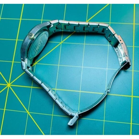 Milan Mens Two-Tone Stainless Steel Quartz Watch Blue Dial 100M Water Resistant - Picture 3 of 5